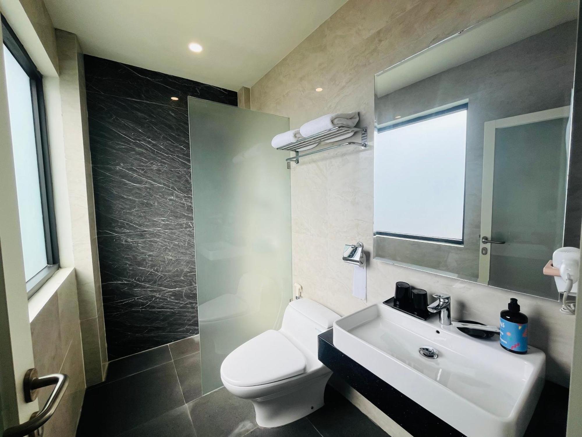 Sans Hotel 88 Andalan Surabaya By Reddoorz Exterior foto
