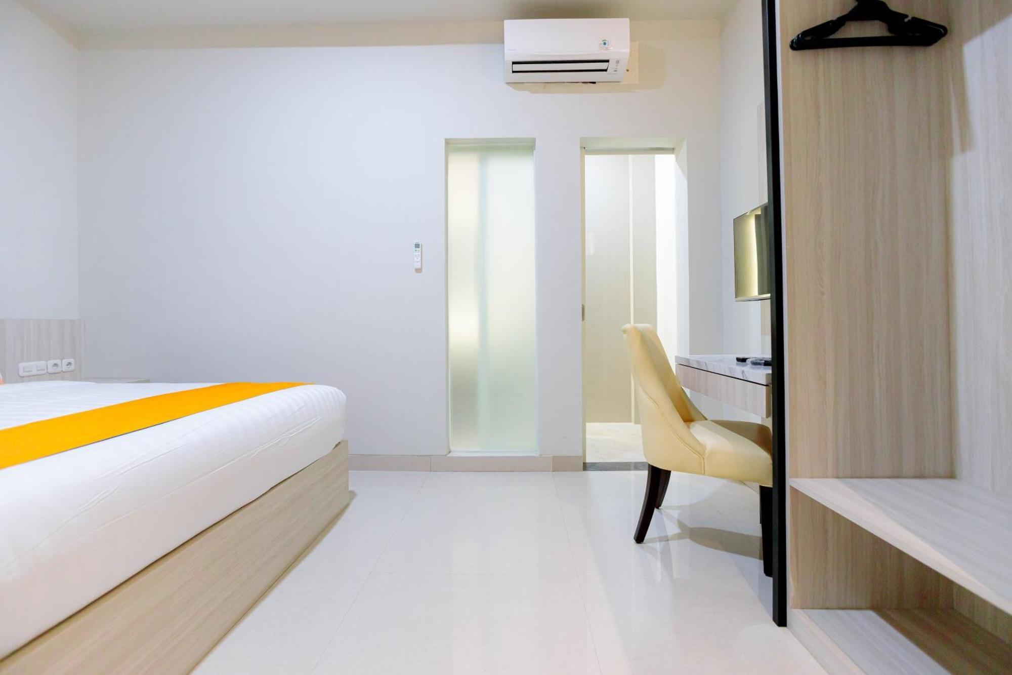 Sans Hotel 88 Andalan Surabaya By Reddoorz Exterior foto