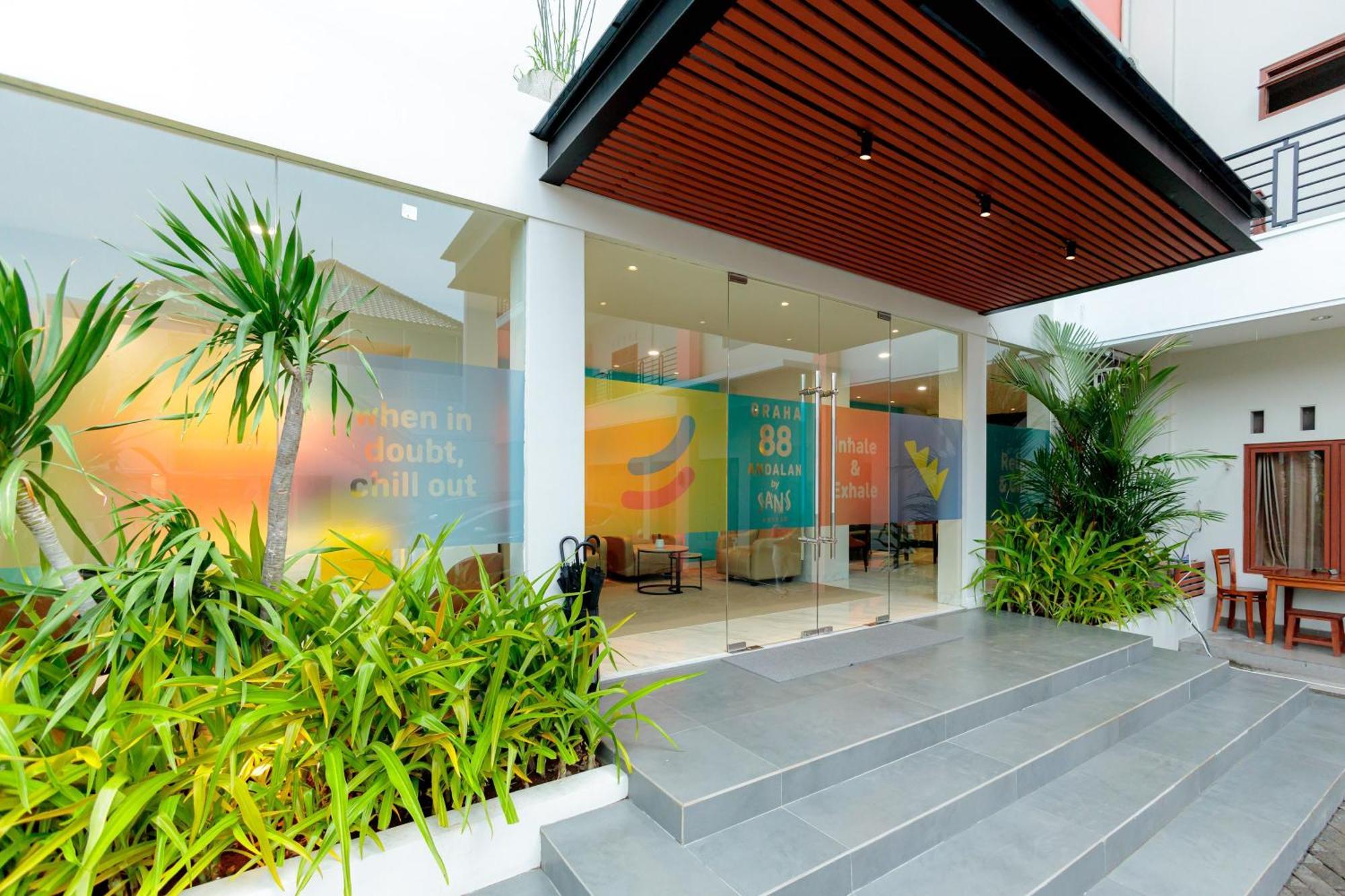 Sans Hotel 88 Andalan Surabaya By Reddoorz Exterior foto